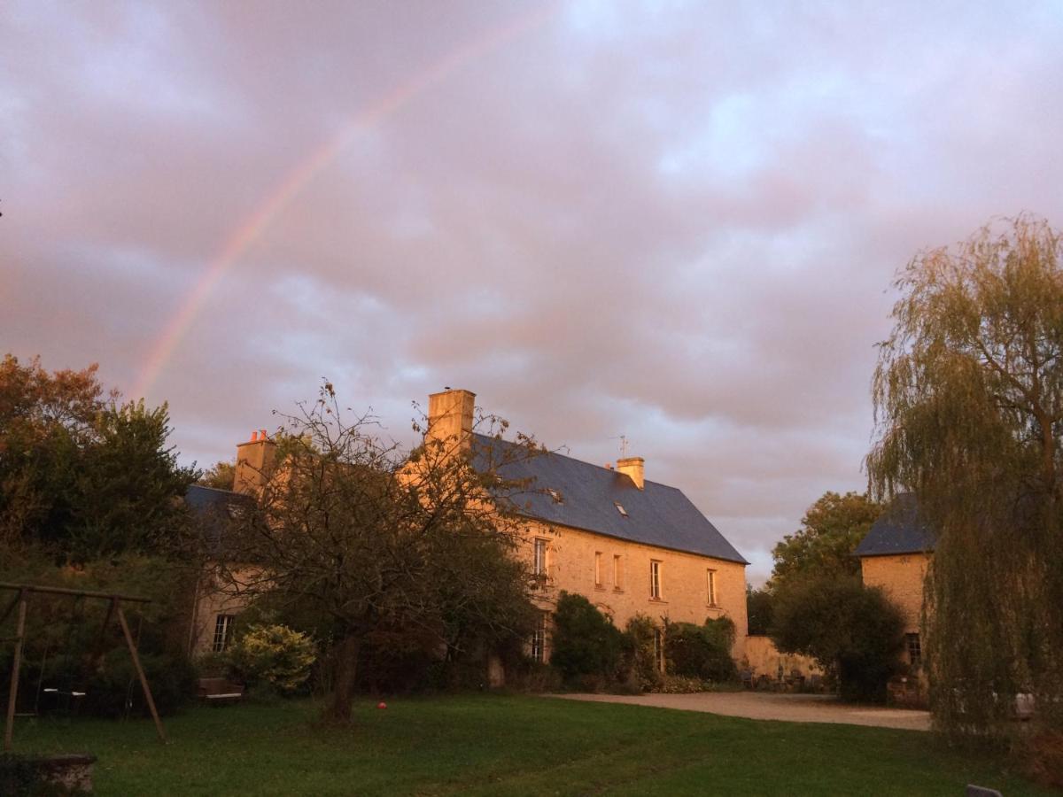 Le Manoir Des Doyens Panzió Bayeux Kültér fotó